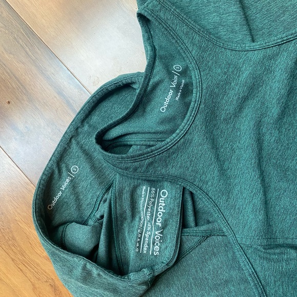 Outdoor Voices | Matching 7/8 Warm Up Leggings and Athena Crop Top - Picture 2 of 6
